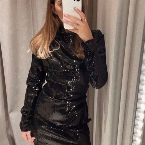 ZARA BLOGGER FAVORITE SHOULDER PAD DRAPED DRESS BLACK - Picture 12 of 15